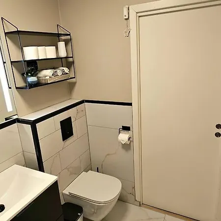 Familie Bolig Med Hage