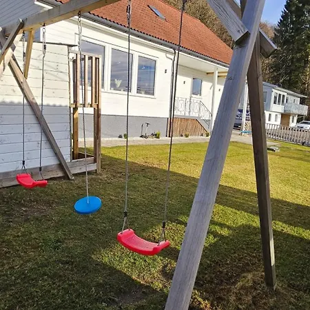 Familie Bolig Med Hage Villa Lyngdal