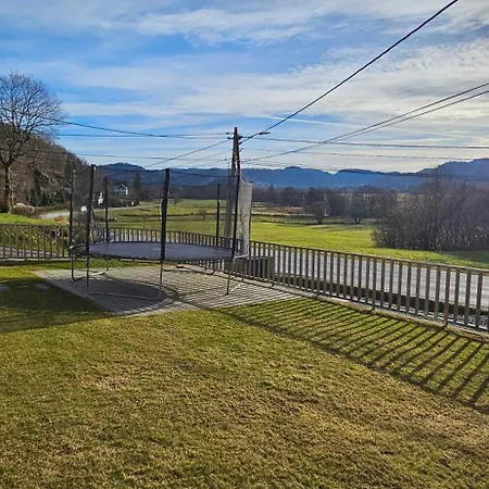 Familie Bolig Med Hage Villa