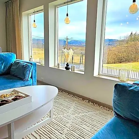 Familie Bolig Med Hage * Lyngdal