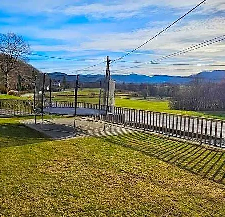 Villa Familie Bolig Med Hage *
