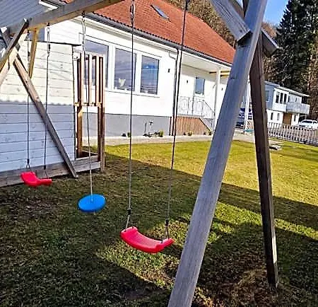 Familie Bolig Med Hage Lyngdal
