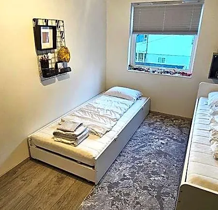 Villa Familie Bolig Med Hage
