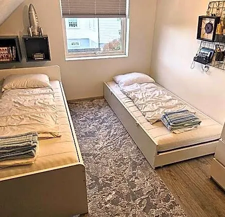 Villa Familie Bolig Med Hage