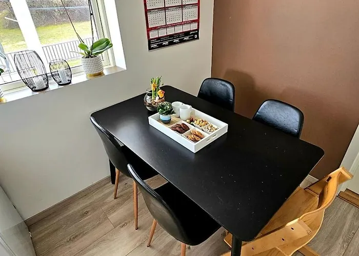 Villa Familie Bolig Med Hage