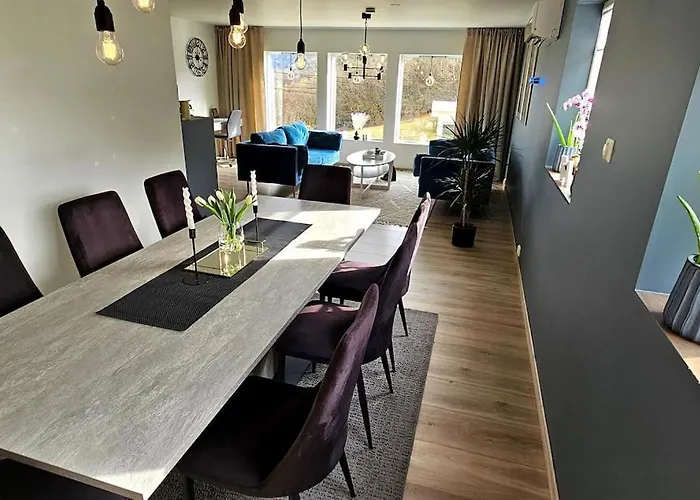 Familie Bolig Med Hage Villa *